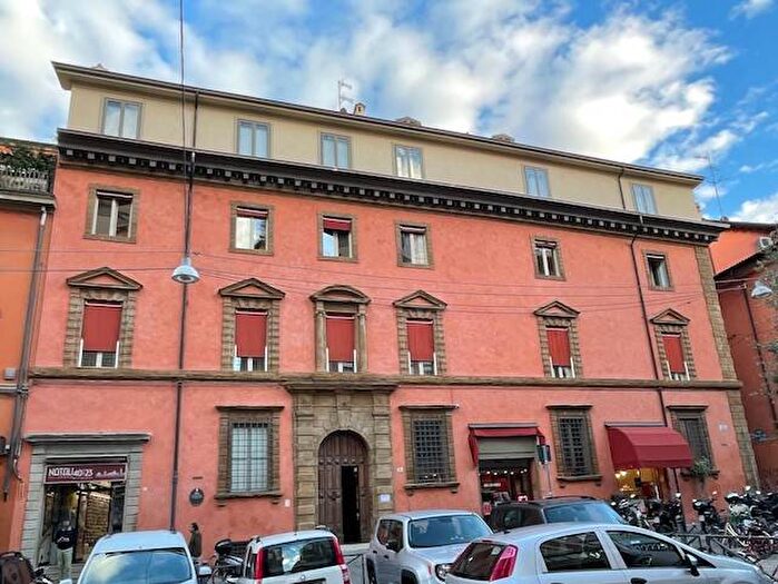 Appartamento bilocale in affitto in Piazza Galileo Galilei, Centro Storico, Bologna