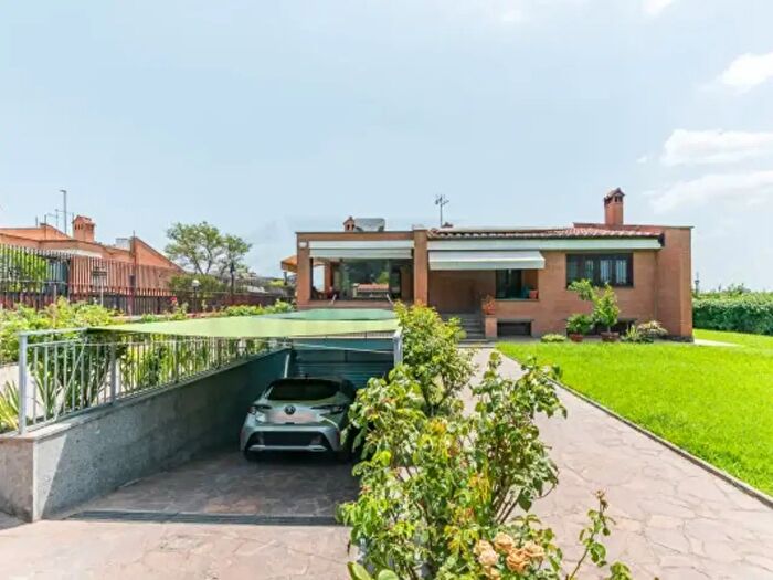 Casa con 6 locali in vendita in Via Anagnina, Roma