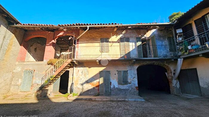 Casa quadrilocale in vendita in Piazza Trombotto, San Secondo Di Pinerolo