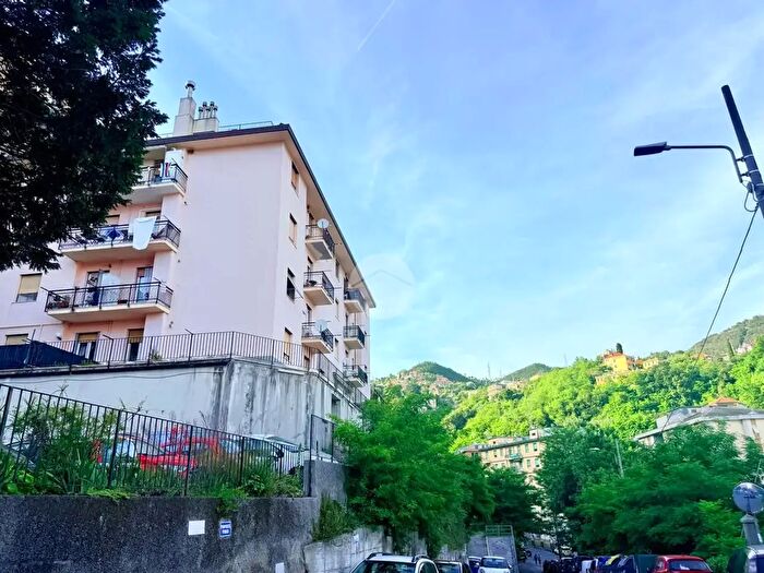 Appartamento con 8 locali in vendita in Via SantAlberto, Genova