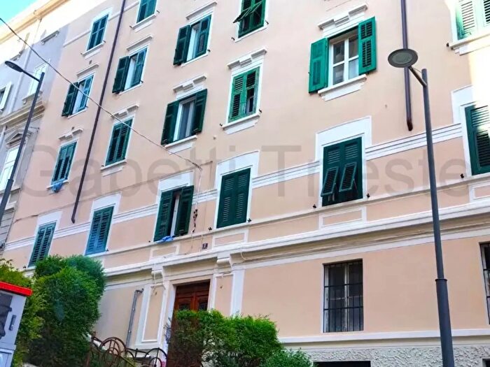 Appartamento bilocale in vendita in Scala Winckelmann, Trieste