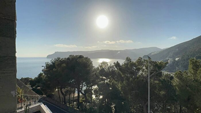 Appartamento trilocale in vendita in Bergeggi Savona Sv, Bergeggi