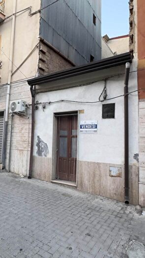 Casa bilocale in vendita in Via Garibaldi, Scordia