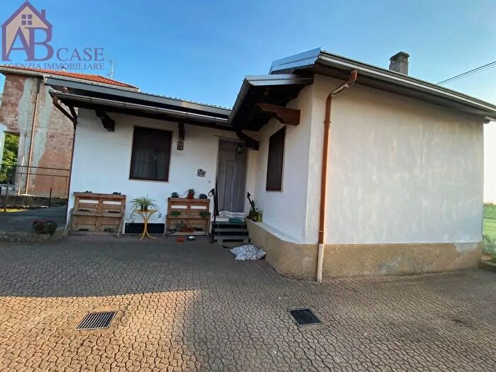 Casa bilocale in vendita in Via Mazzini, Gambolo