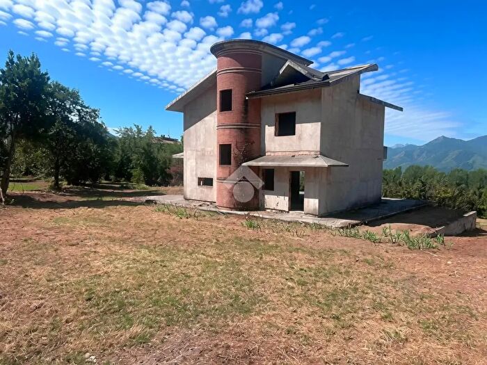 Casa con 8 locali in vendita in Via RM Galdieri, Fisciano