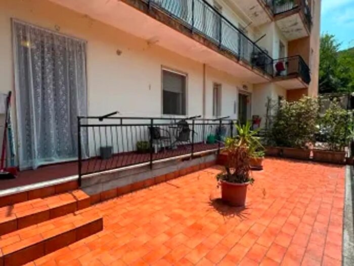 Appartamento bilocale in vendita in Via Isorelle, Savignone