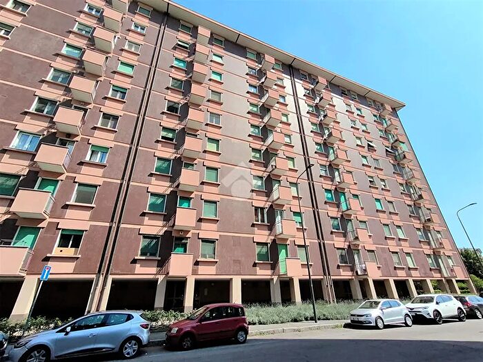 Appartamento quadrilocale in vendita in Via Uruguay, Milano