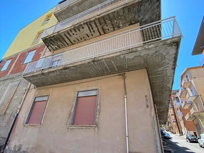 Appartamento con 6 locali in vendita in Via San Luigi Gonzaga, San Giovanni Gemini