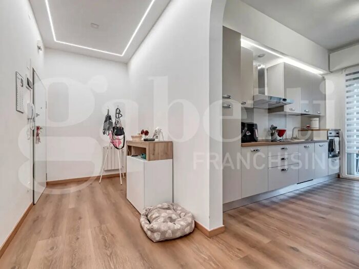 Appartamento trilocale in vendita in Via Toscana, Bologna