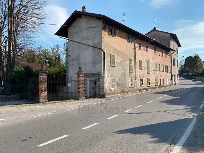 Case in Vendita e in Affitto - 2