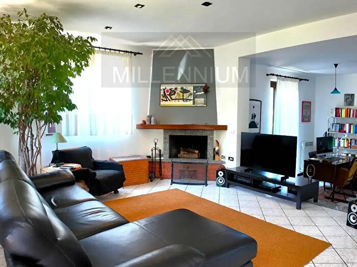 Case in Vendita e in Affitto - 3