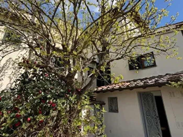Appartamento trilocale in vendita in Via Contessa Itta, Reggello