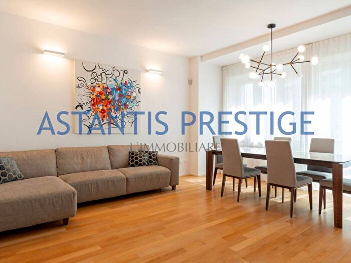 Appartamento quadrilocale in affitto in Via Francesco Ferrucci, Sempione, Milano