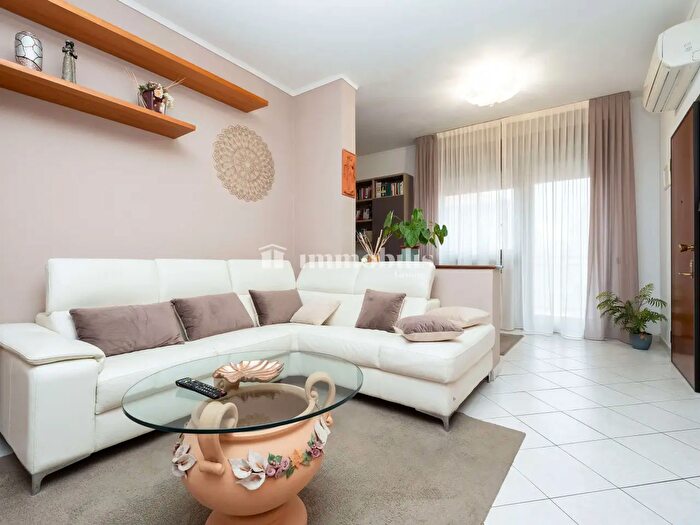 Appartamento quadrilocale in vendita in Via Rovereto, Grugliasco