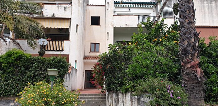 Appartamento trilocale in vendita in Aci Castello