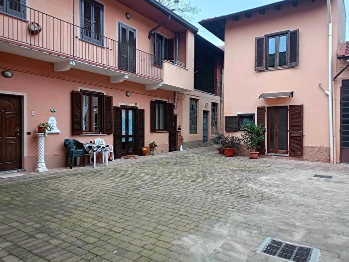 Appartamento bilocale in vendita in Vicolo Ticino, Legnano