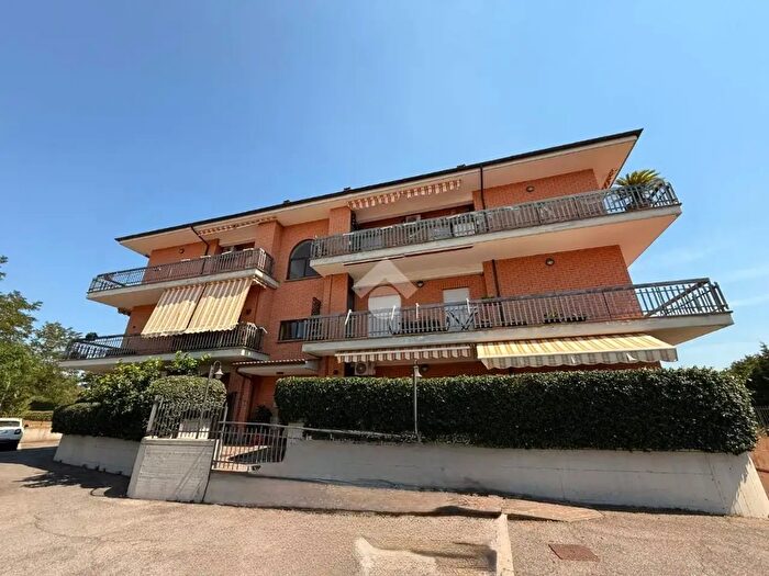 Appartamento trilocale in vendita in Via Campoleone Tenuta, Aprilia