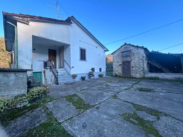 Casa trilocale in vendita in Licciana Nardi