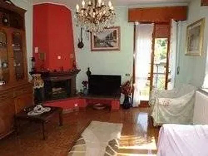 Appartamento con 5 locali in vendita in Val Brembilla