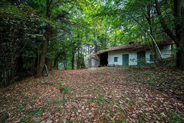 Casa con 5 locali in vendita in Via Giala, Barge