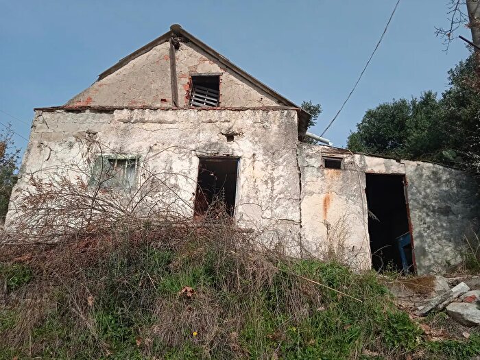 Appartamento trilocale in vendita in Via Defenale, Casal Velino