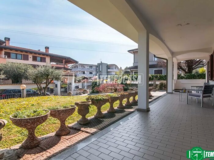 Casa con 5 locali in vendita in Via Toti, Garbagnate Milanese