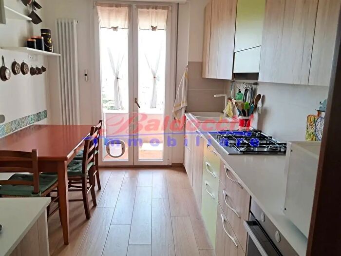 Case in Vendita e in Affitto - 2