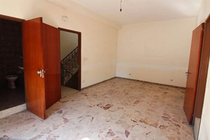 Casa con 10 locali in vendita in Via Macello, Lentini