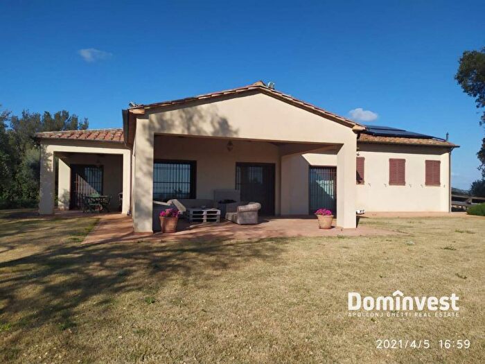 Casa con 6 locali in affitto in vigna murata, Capalbio