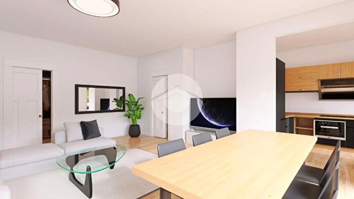 Appartamento trilocale in vendita in Via Carlo Pisacane, Magenta