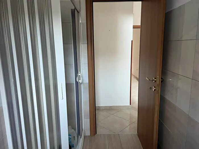 Casa quadrilocale in vendita in Via Milano, Cellole