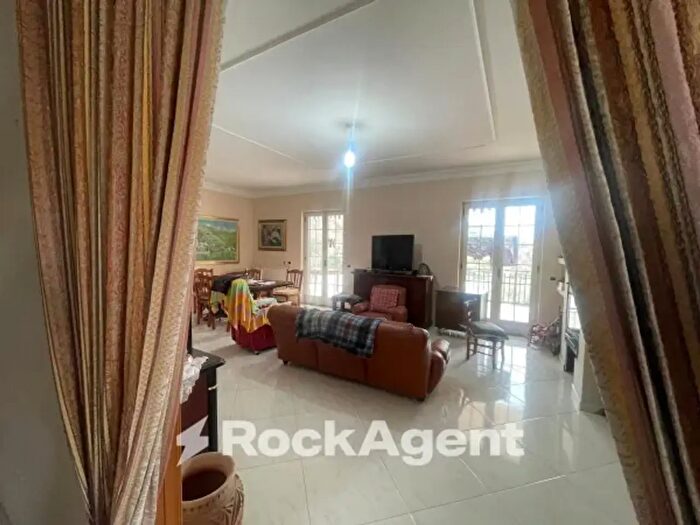 Appartamento con 5 locali in affitto in Via Mutulano, Lettere