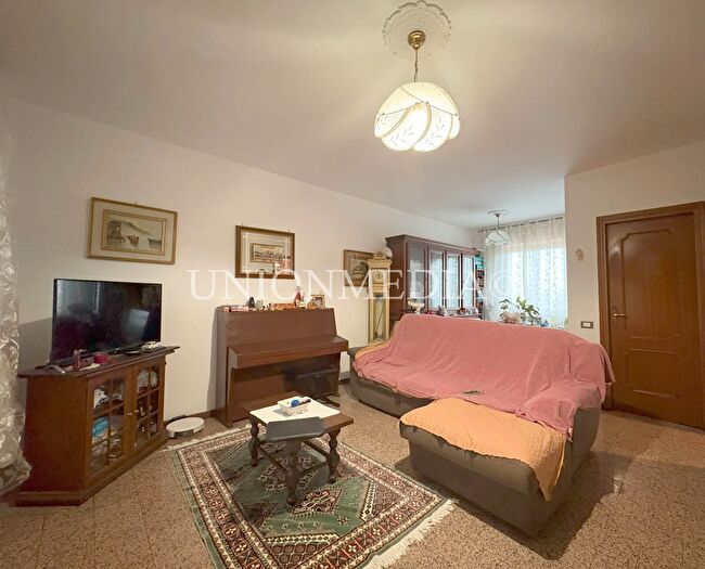 Casa con 6 locali in vendita in Via M Castagnaro, Santo Stefano Di Magra