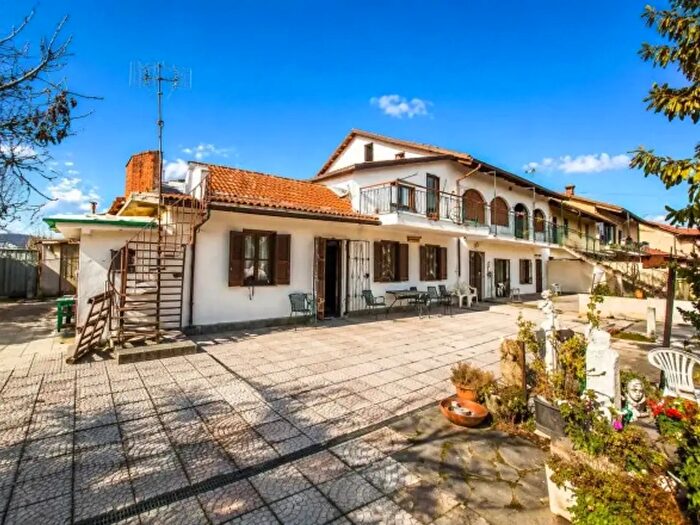 Casa con 5 locali in vendita in Strada Gangaglietti, Caramagna Piemonte