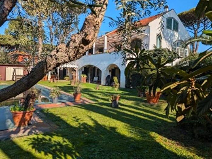 Casa con 6 locali in vendita in Via Gioiosa Marea, Fiumicino