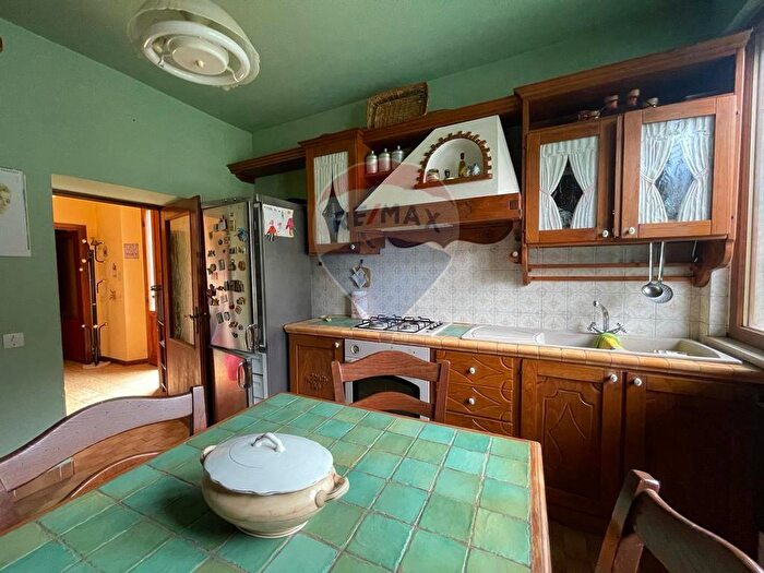 Appartamento con 6 locali in vendita in Fabbriche di Casabasciana Via Fabbriche, Bagni Di Lucca