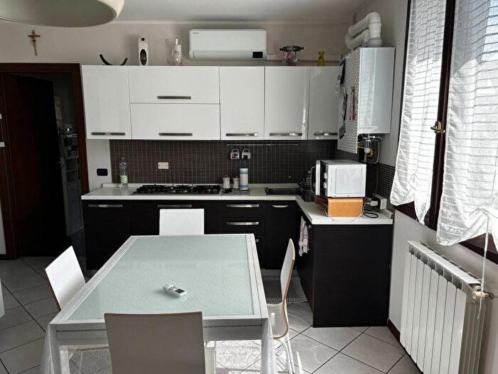 Appartamento bilocale in affitto in Via Cesare Battisti, Centro, Chiuduno