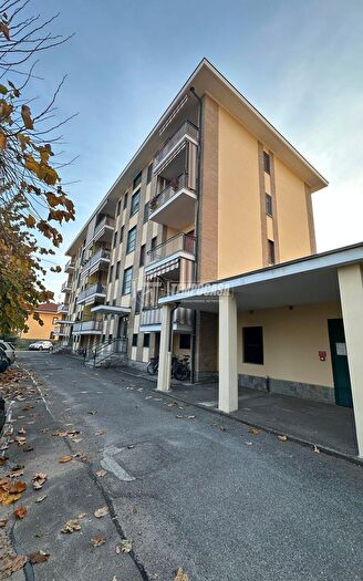 Appartamento trilocale in vendita in Via Madonnina, Caselle Torinese