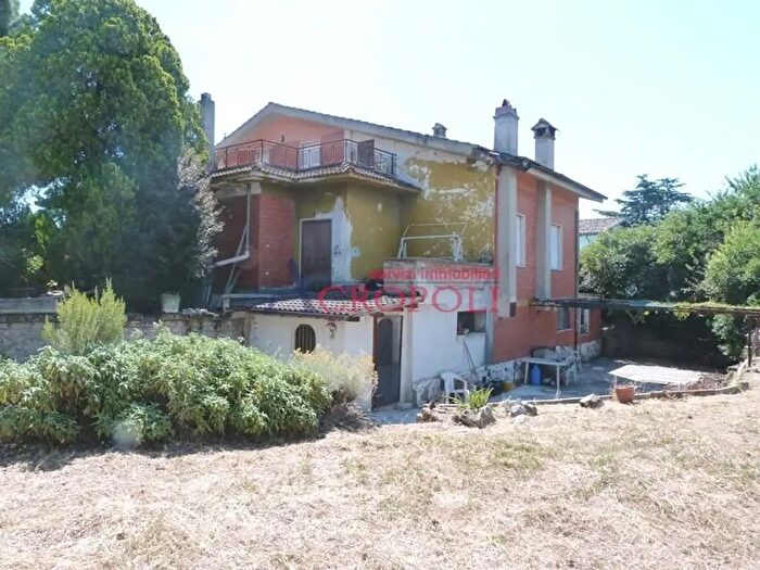 Casa con 8 locali in vendita in Via Colle Biadaro, Anguillara Sabazia