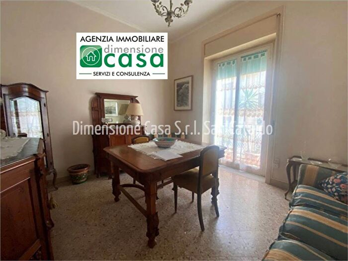Appartamento trilocale in affitto in Via Ugo Foscolo, Centro, Caltanissetta