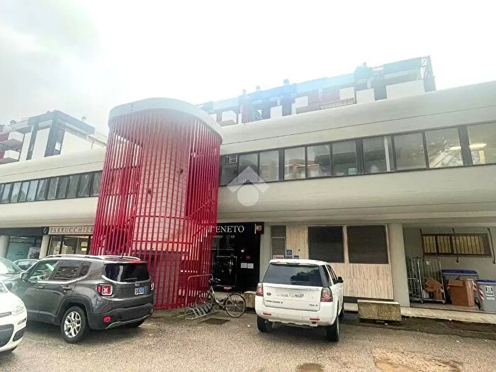 Appartamento trilocale in affitto in Via Roma, Bastia Umbra