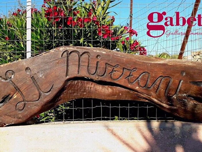 Casa con 6 locali in vendita in strada li mizzani, Santa Teresa Gallura