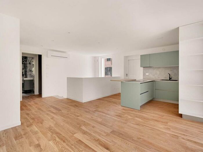 Appartamento trilocale in affitto in Via Eugenio Torelli Viollier, Maggiolina, Milano