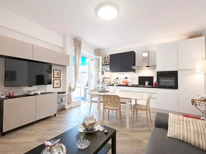 Appartamento con 5 locali in vendita in Via Roma, Recco