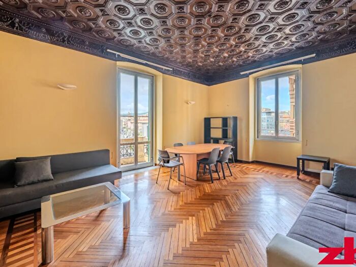 Appartamento con 10 locali in vendita in Via Giovanni Tommaso Invrea, Genova