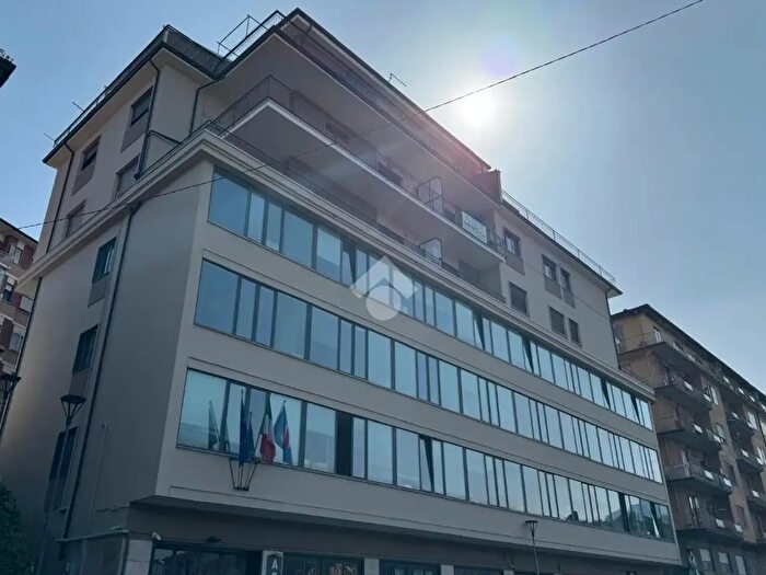 Appartamento quadrilocale in vendita in Via Due Principati, Avellino