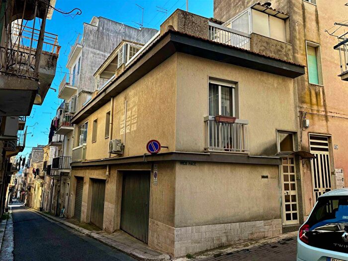 Casa con 5 locali in vendita in Vico Pace, Ragusa