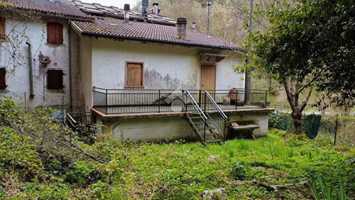 Appartamento bilocale in vendita in Via Pissarotta, Rovere Veronese