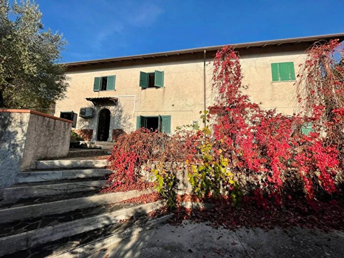 Casa con 8 locali in vendita in Contrada Coste Calde Arpino Frosinone, Arpino