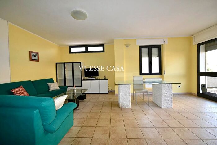 Appartamento con 5 locali in vendita in Via Donatori di Sangue Nuoro, Nuoro